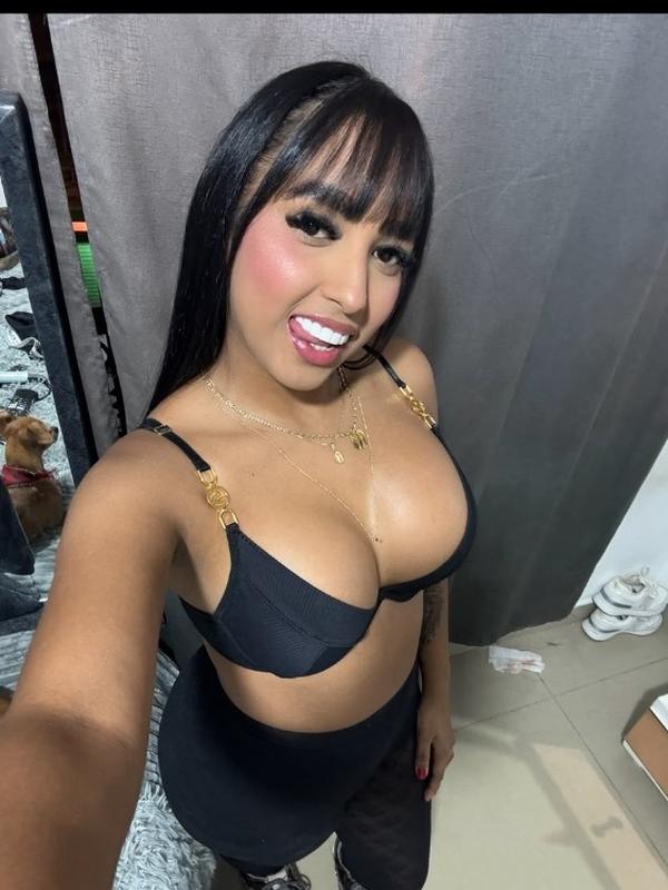 Lia - Escort en Genève
