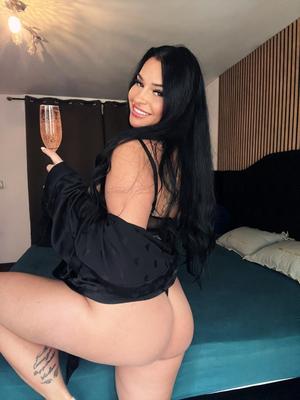 Lia - Escort en Neuchâtel
