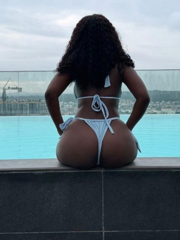 Lina - Escort in Romont
