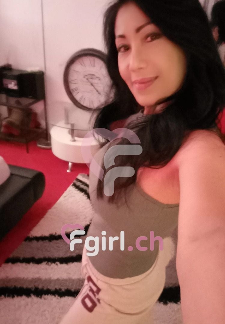 Lynda – Geneva photo 4