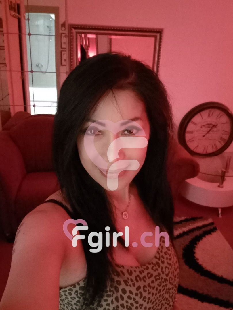 Lynda – Geneva photo 5