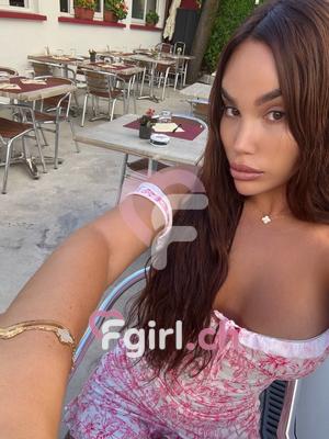 Liz - Escort in Geneva
