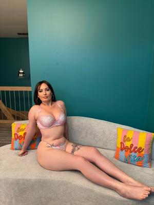 Lola - Escort in Genf
