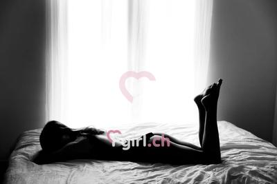 Lola - Erotische Masseurin in Genf

