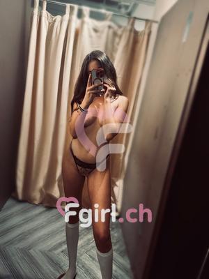 Loren Sophie - Massaggiatrice erotica a Lausanne
