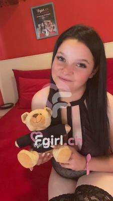 Lori - Escort in Fribourg