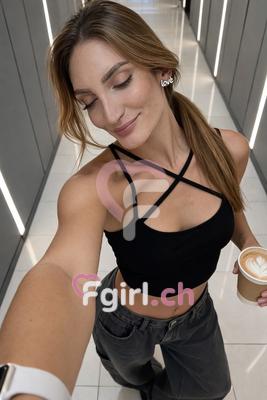 Lorie - Escort à Fribourg