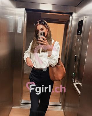 Lorie - Escort à Fribourg