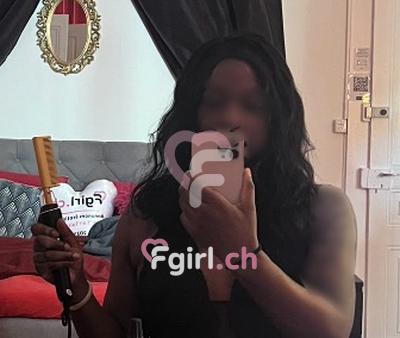 Luanda - Escort in Neuenburg