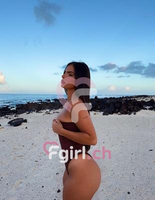Lucía - Escort in Eaux-vives
