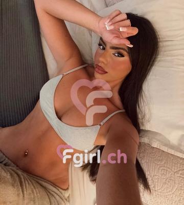 Lucía - Escort in Eaux-vives
