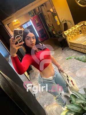 Lucy - Escort in Eaux-vives
