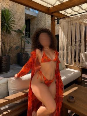 Lujain - Escort à Genève
