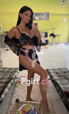 Luna - Erotische Masseurin in Sion
