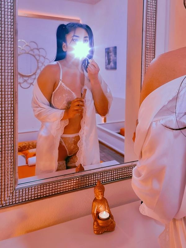 Luna - Massaggiatrice erotica a Neuchâtel
