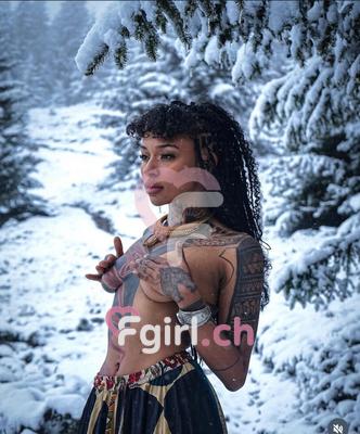 Luna - Escort en Genève
