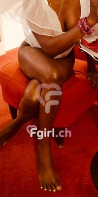 Luna - Erotic masseuse in Neuchâtel
