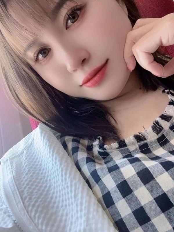 Lunan - Escort in Nyon
