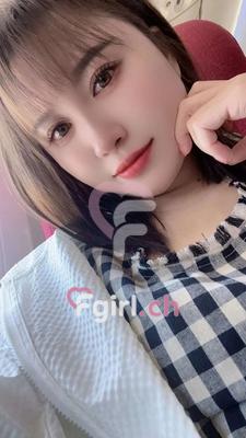 Lunan - Escort in Nyon
