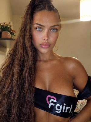 Lya - Masseuse érotique à Martigny
