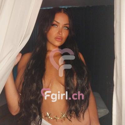 Lya - Erotische Masseurin in Genf
