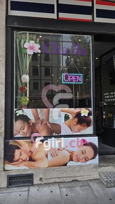Lyn - Erotische Masseurin in Genf
