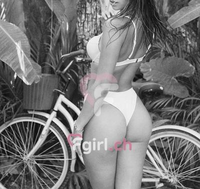 Lyna - Masseuse érotique à Eaux-vives
