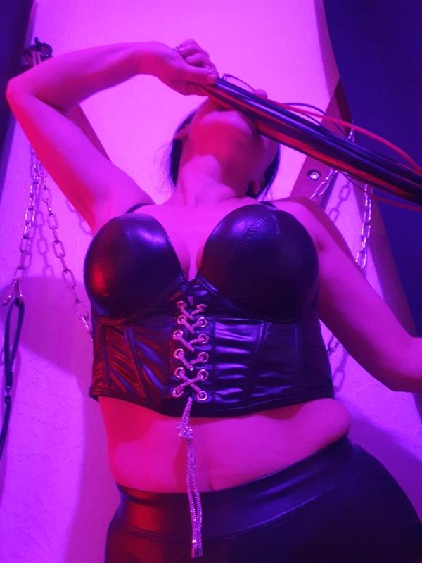 Lyssa Domina - Dominatrice BDSM à Biel/Bienne
