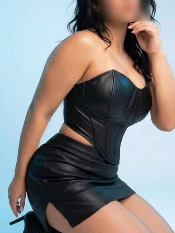 Maîtresse Anne - Dominatrix BDSM a Aigle
