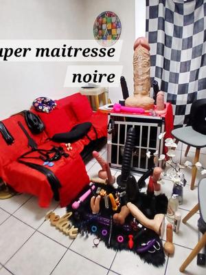 Maîtresse P. - Dominatrice BDSM à Biel/Bienne
