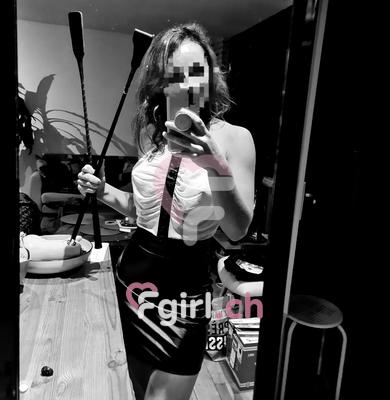 Mistress Nicky - Dominatrice BDSM à Genève
