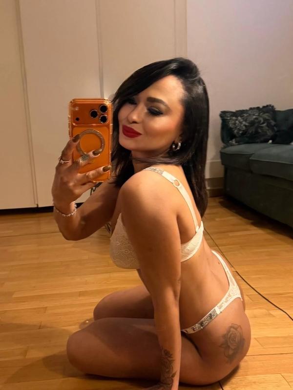 Malee - Escort in Genf
