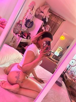 Manon - Escort in Le Locle
