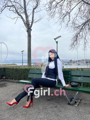 Marie - Escort in Eaux-vives
