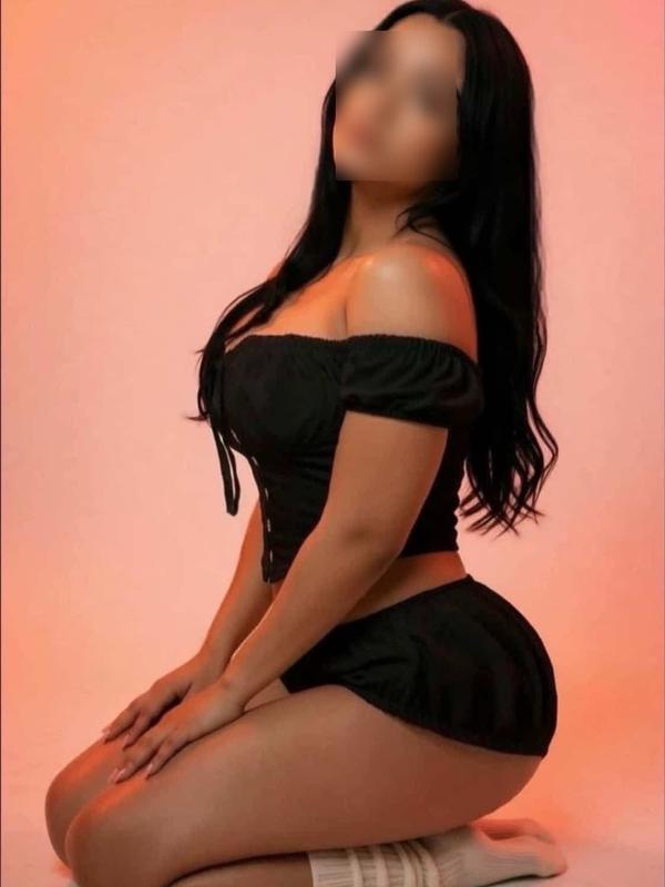 Melanie - Masseuse érotique à Lausanne
