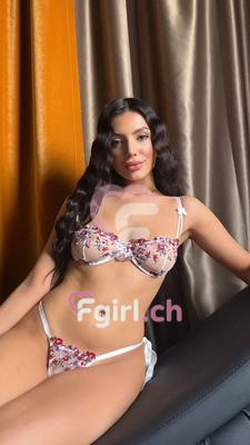 Melanie - Escort in Genf
