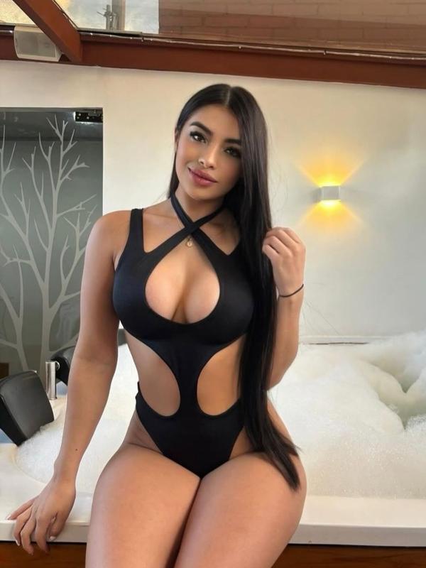 Melanie - Escort in Lausanne

