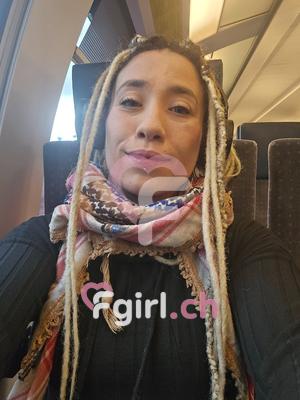 Meriem - Escort à Martigny