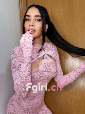 Mia - Escort in Prilly
