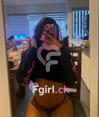 Mia - Escort à Crissier
