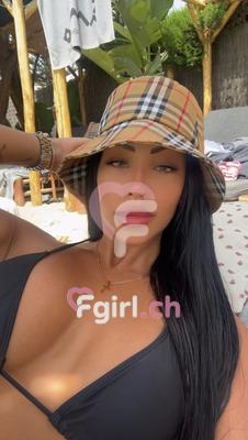 Mia - Escort in Crissier