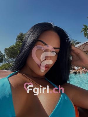 Mia - Escort in Crissier