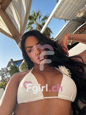 Mia - Escort à Nyon