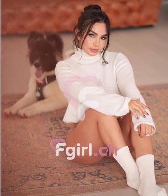 Mia - Escort in Plainpalais
