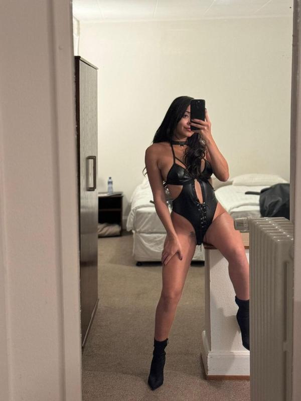 Mia - Escort à Renens
