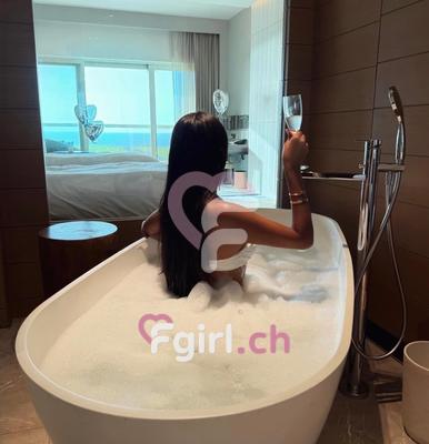 Mia - Escort in Geneva

