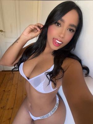 Mia - Escort in Geneva
