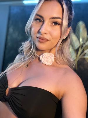 Mia - Escort en Martigny
