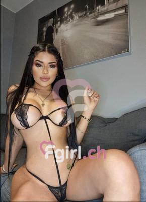 Mia - Escort à Vevey
