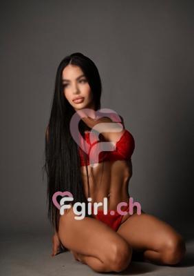 Mia - Escort en Genève
